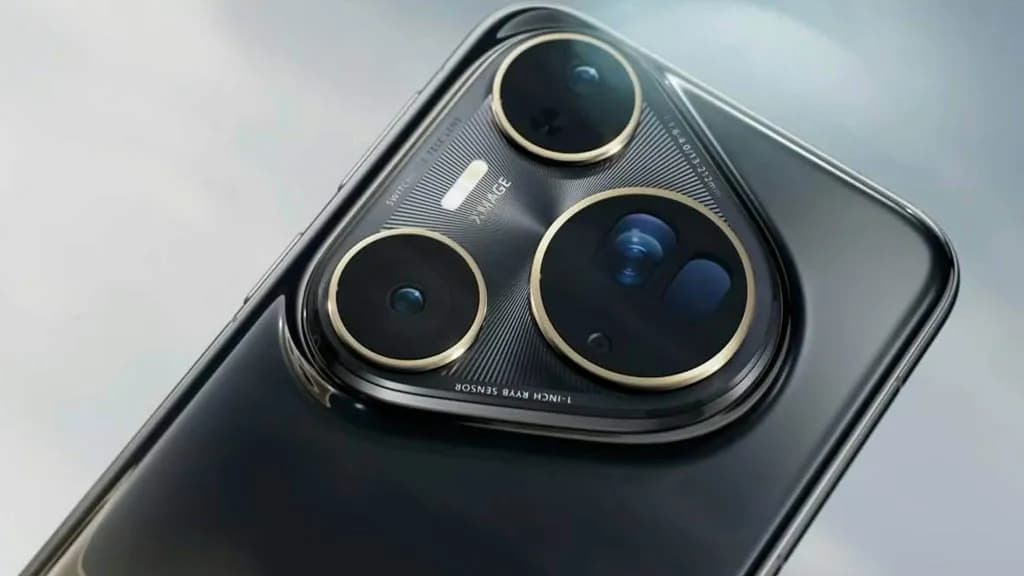 huawei Pura 80 Ultra camera setup on black