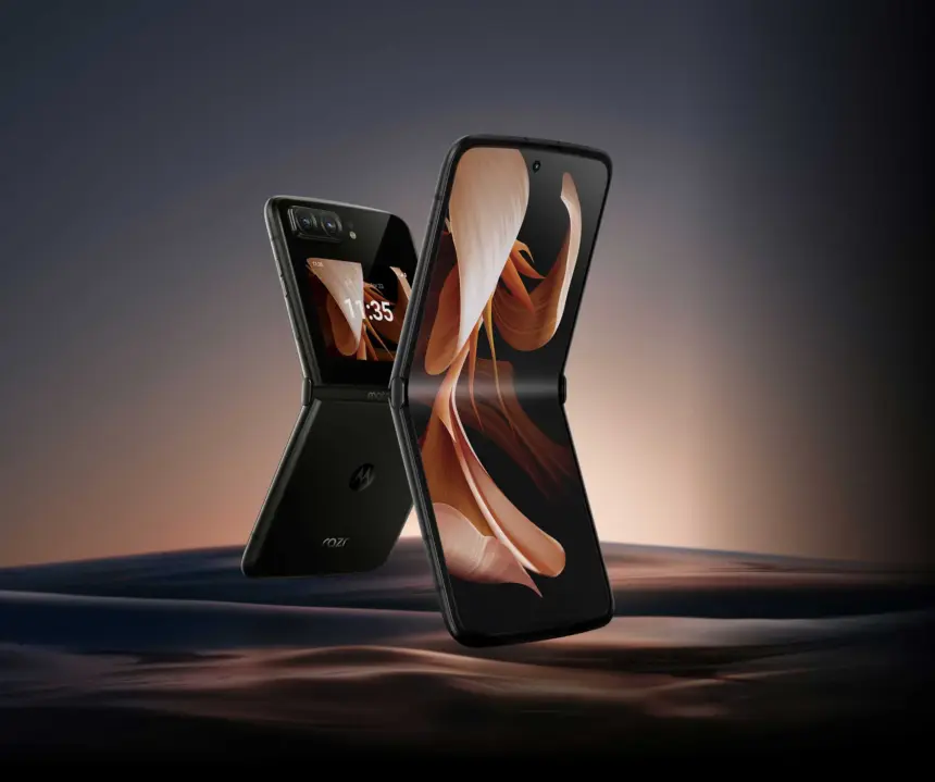 Foldable phone in 2020 - Motorola Razr 11 motorola razr 2022 pdp fullbleed