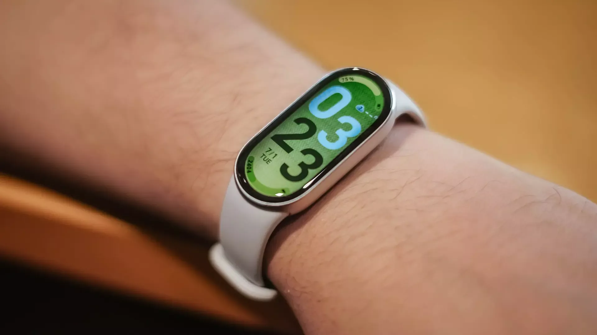 xiaomi mi band 10 on gand
